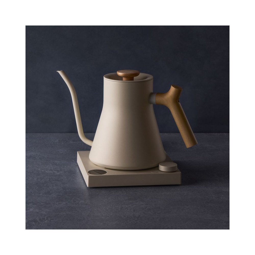 Fellow Stagg EKG Pro Gooseneck Waterkoker 0,9L Sesame Creme Esdoorn