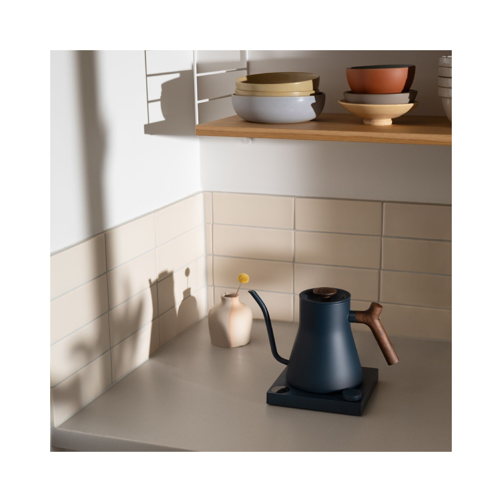 Fellow Stagg EKG Pro Gooseneck Waterkoker 0,9L Stone Blue Walnoot