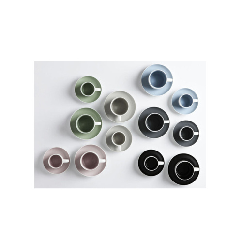 Maxwell & Williams Tint Espresso Kop en Schotel Lichtgrijs